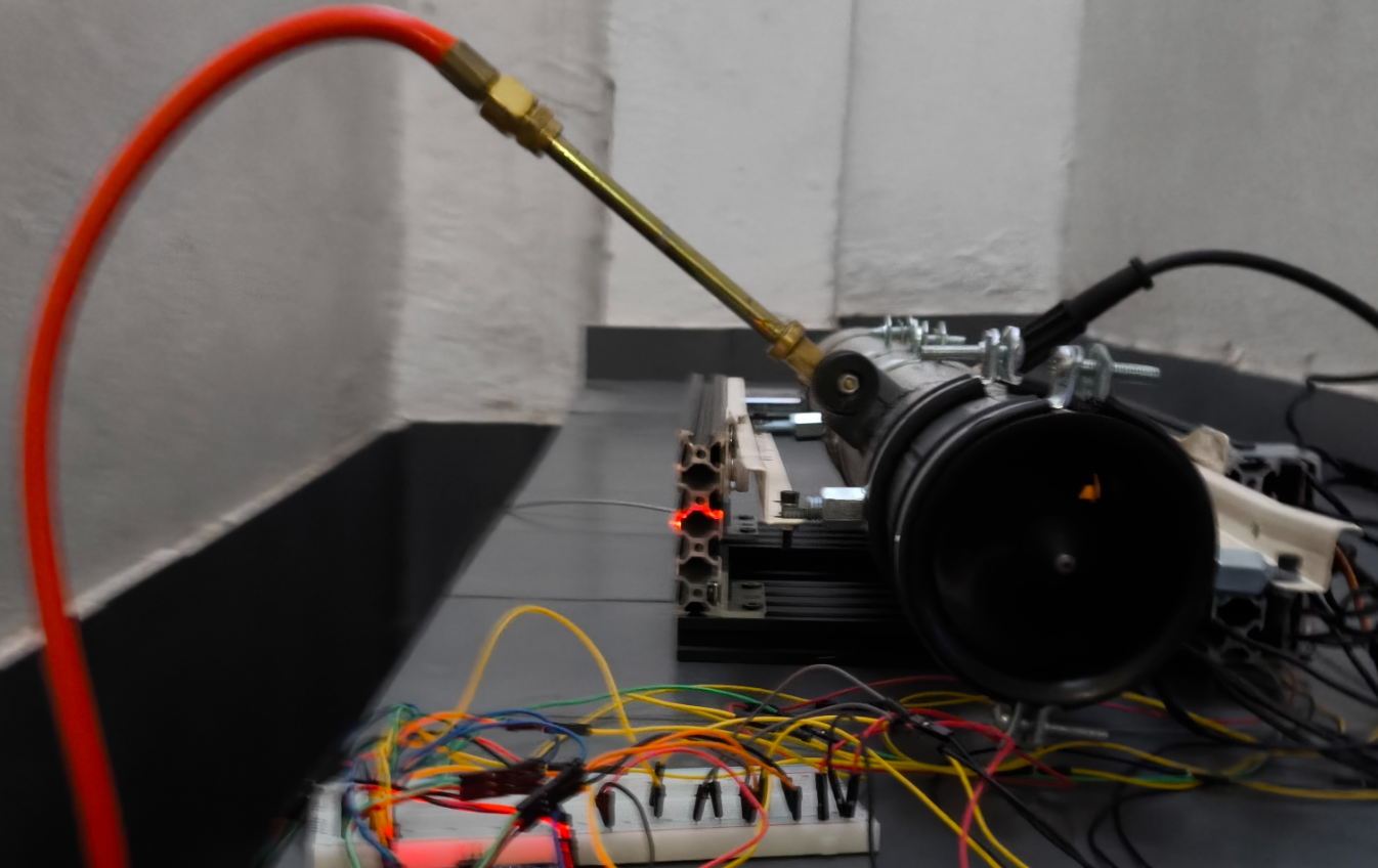 Hydrogen jet engine prototype